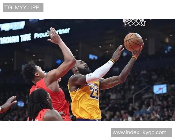 活塞对老詹施暴生日遭劫软艾顿表现令人失望似曾相识的悲剧